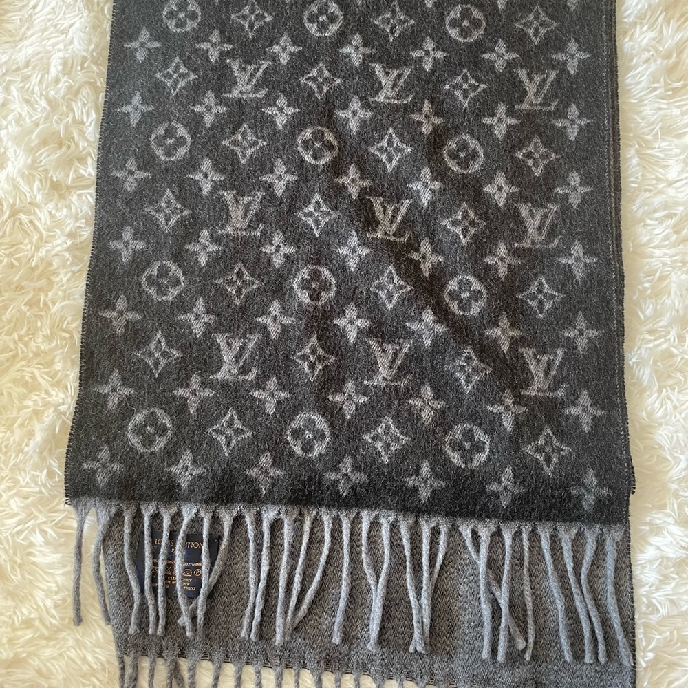Louise Vuitton multicolor cashmere/wool scarf